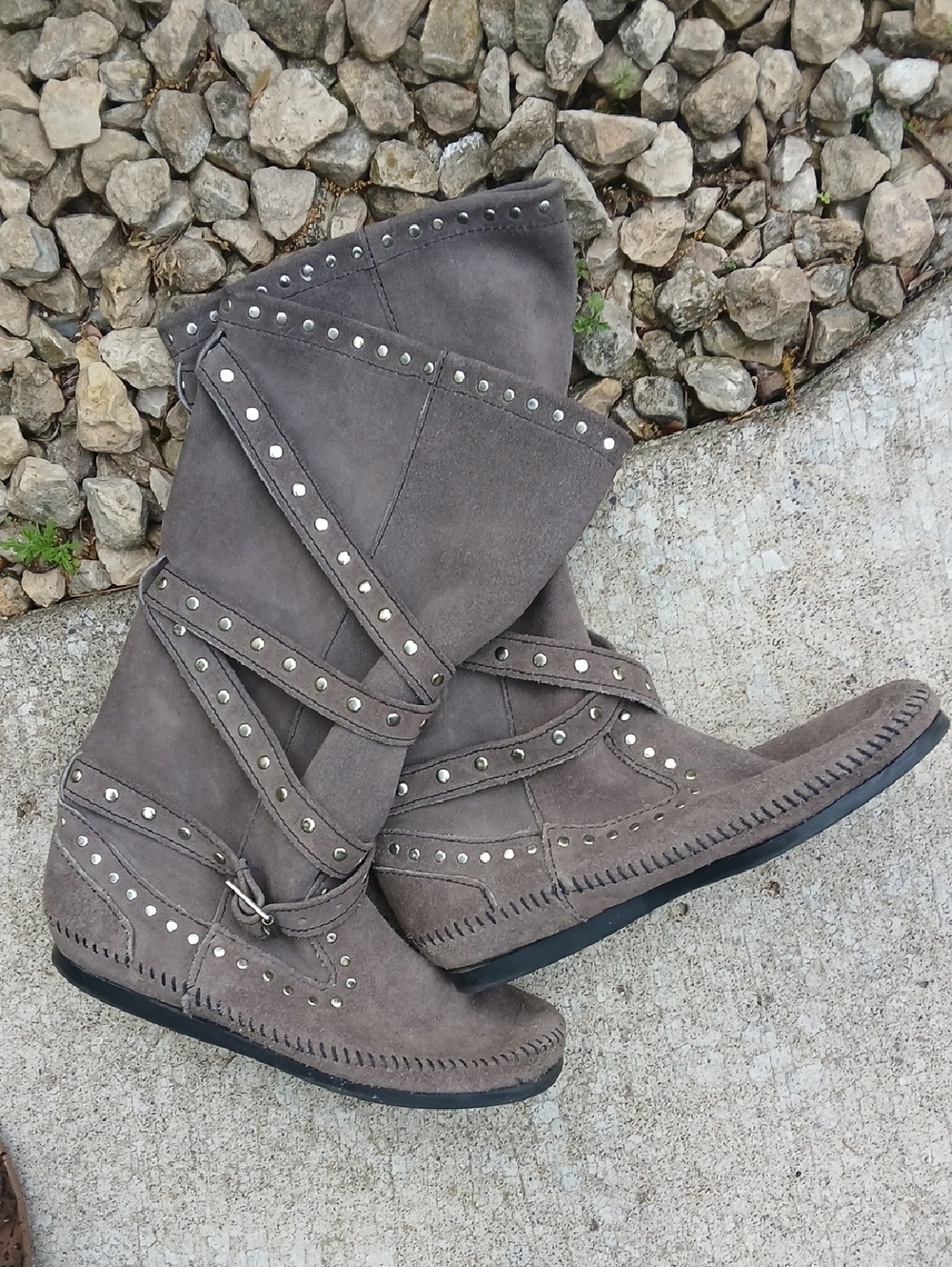Minnetonka moccasin boots silver studded straps. Sz 8.5 Vintage Suede Slouch